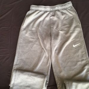 Boys Nike Therma-fit pants